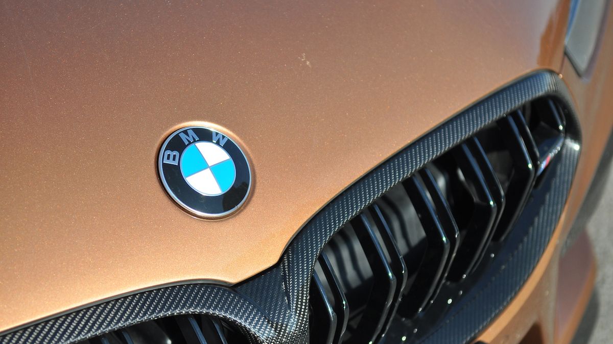 Staromilské BMW na obzoru, nafocen maskovaný prototyp kupé řady 2